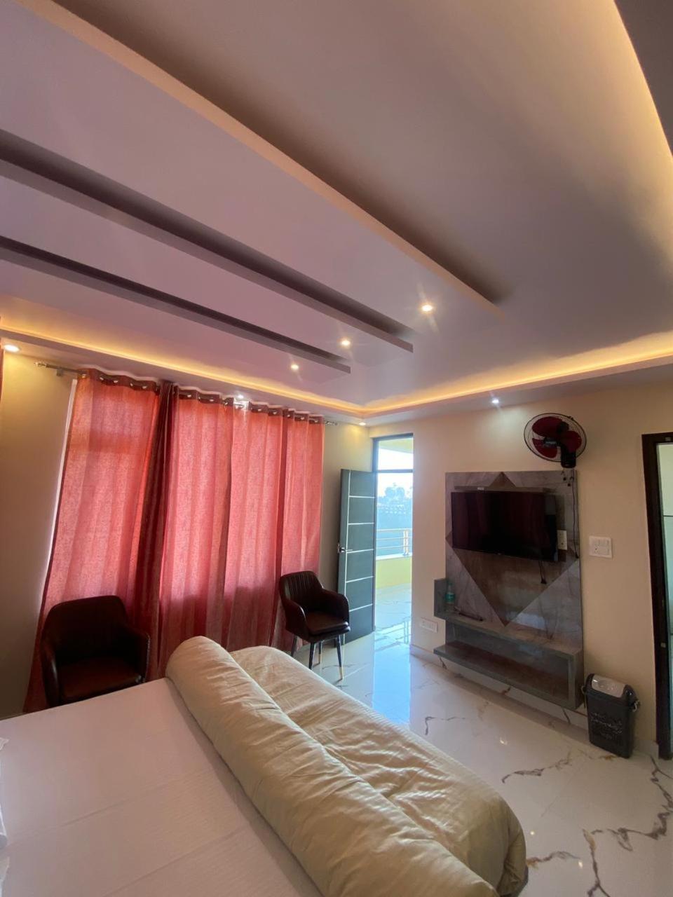 Harmony Heights Hotel Shimla Exterior photo
